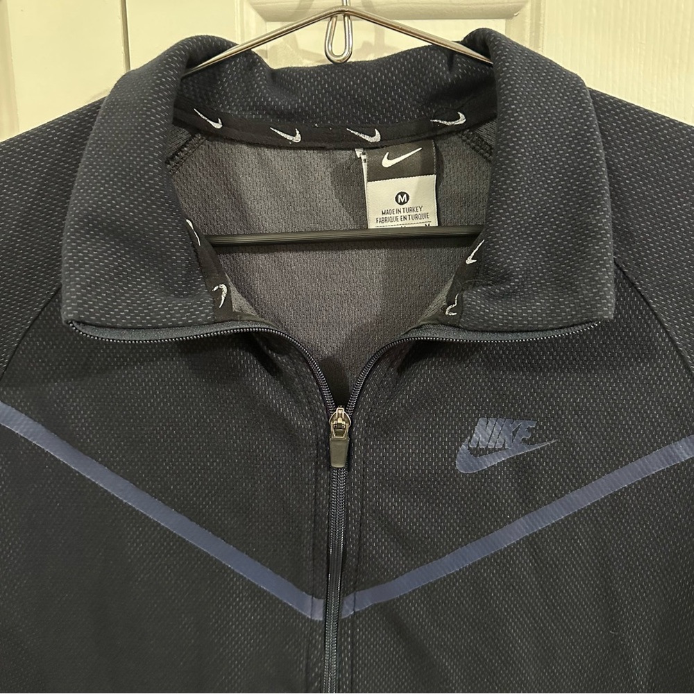 Nike Full Zip Lightweight Jacket - image 3